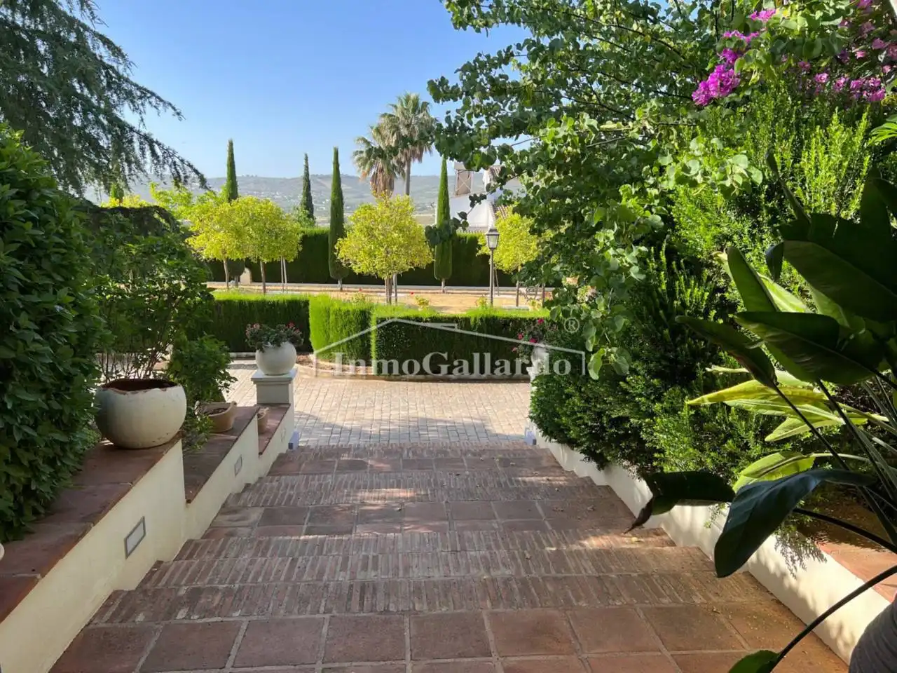 Garden of Buildings for sale in Lucena