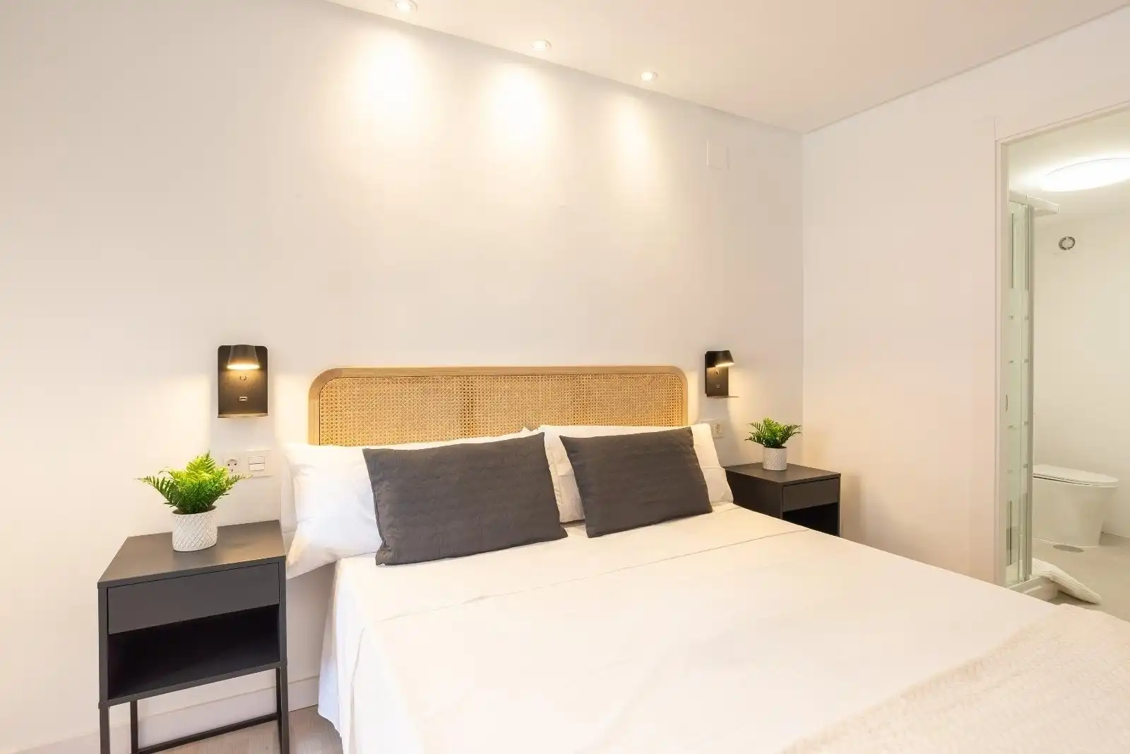 Bedroom of Apartments for sale in El Bajondillo