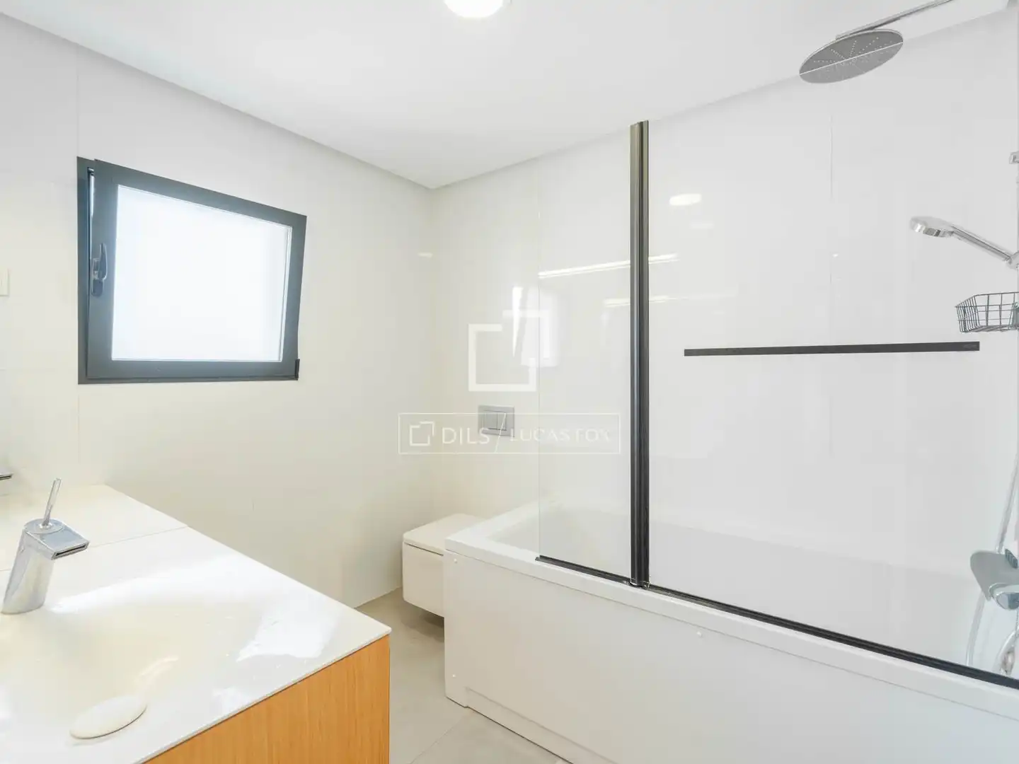 Baño de Casa o chalet en venta en L'Eliana con Aire acondicionado, Calefacción y Jardín privado