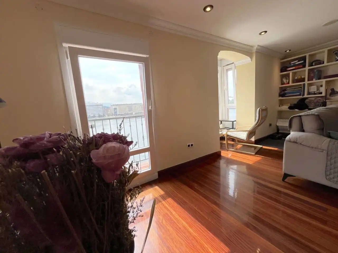 Sala de estar de Piso en venta en Erandio con Calefacción, Parquet y Terraza