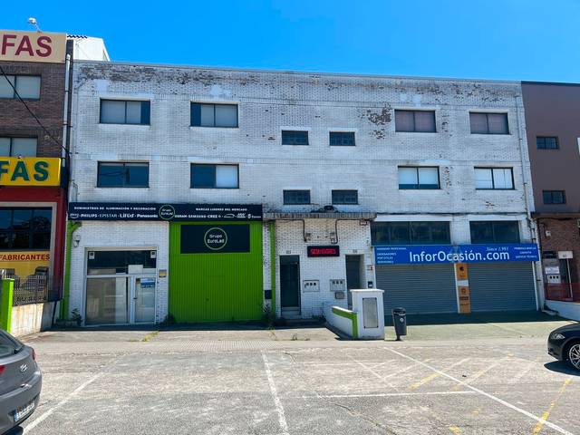 Nave industrial en Venta en Avenida Finisterre, 303 en Vioño
