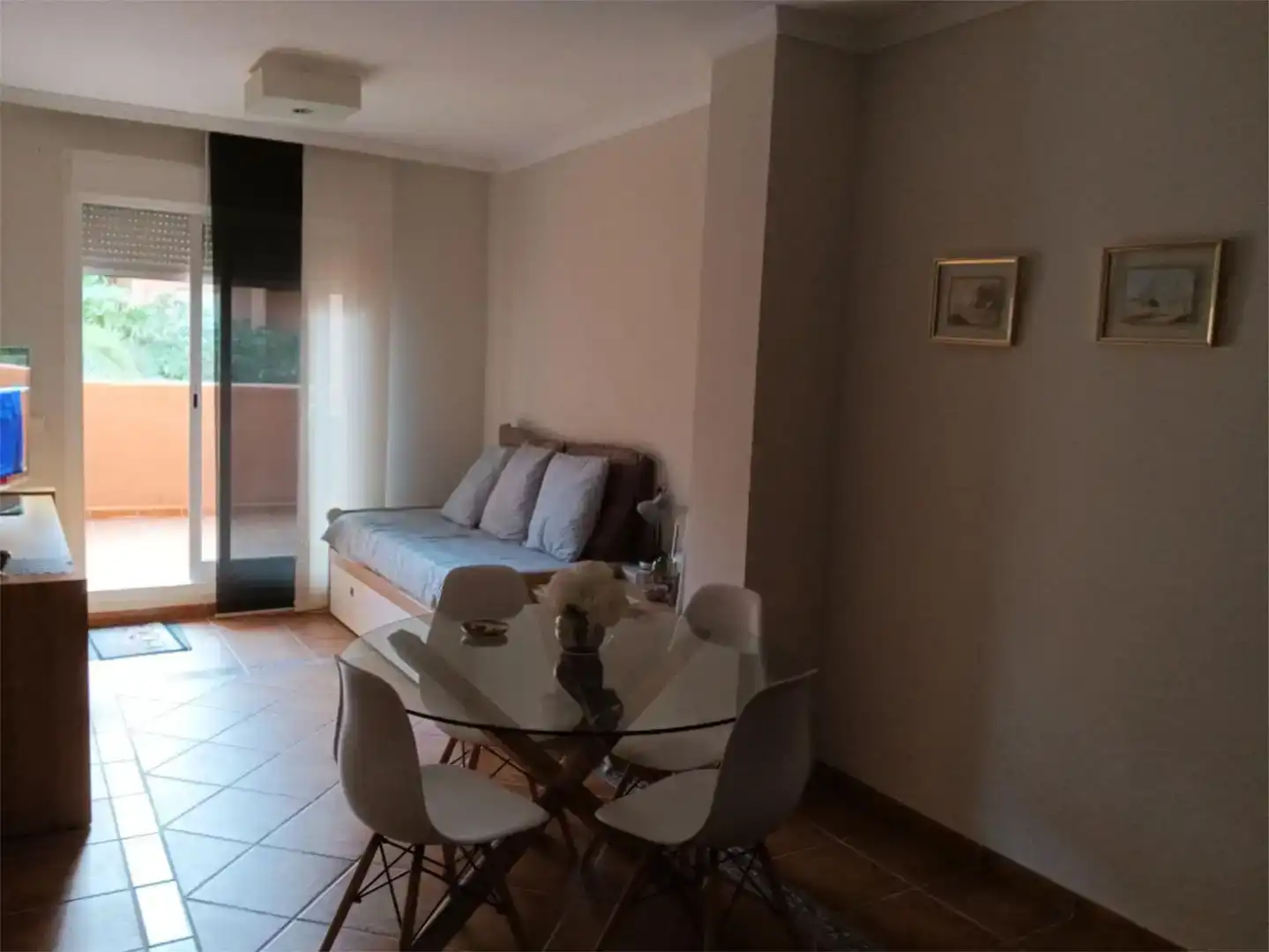 Sala d'estar de Pis de lloguer en El Ejido amb Piscina i Moblat