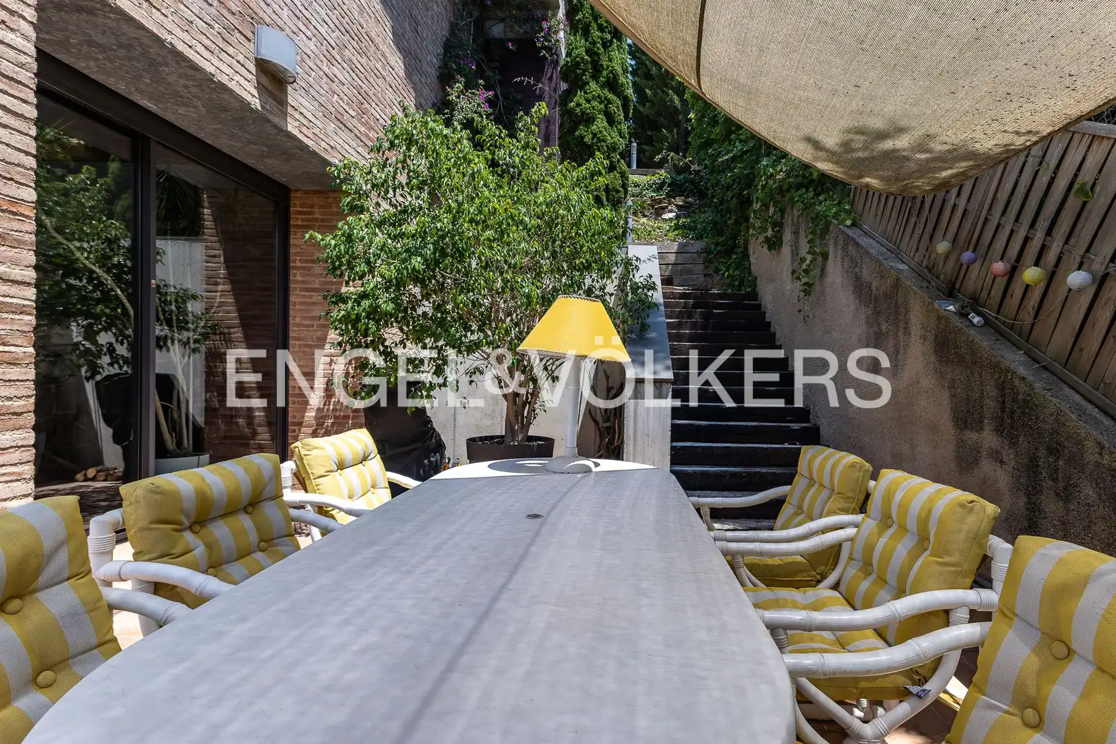 Terrassa de Casa adosada en venda en Sant Cugat del Vallès amb Calefacció, Jardí privat i Parquet
