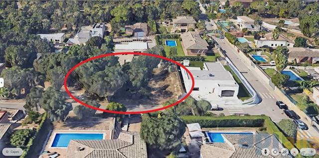 Terreno residencial en Venta en Carrer Ramon Llull en Cabanyes - Mas Ambrós - Mas Pallí