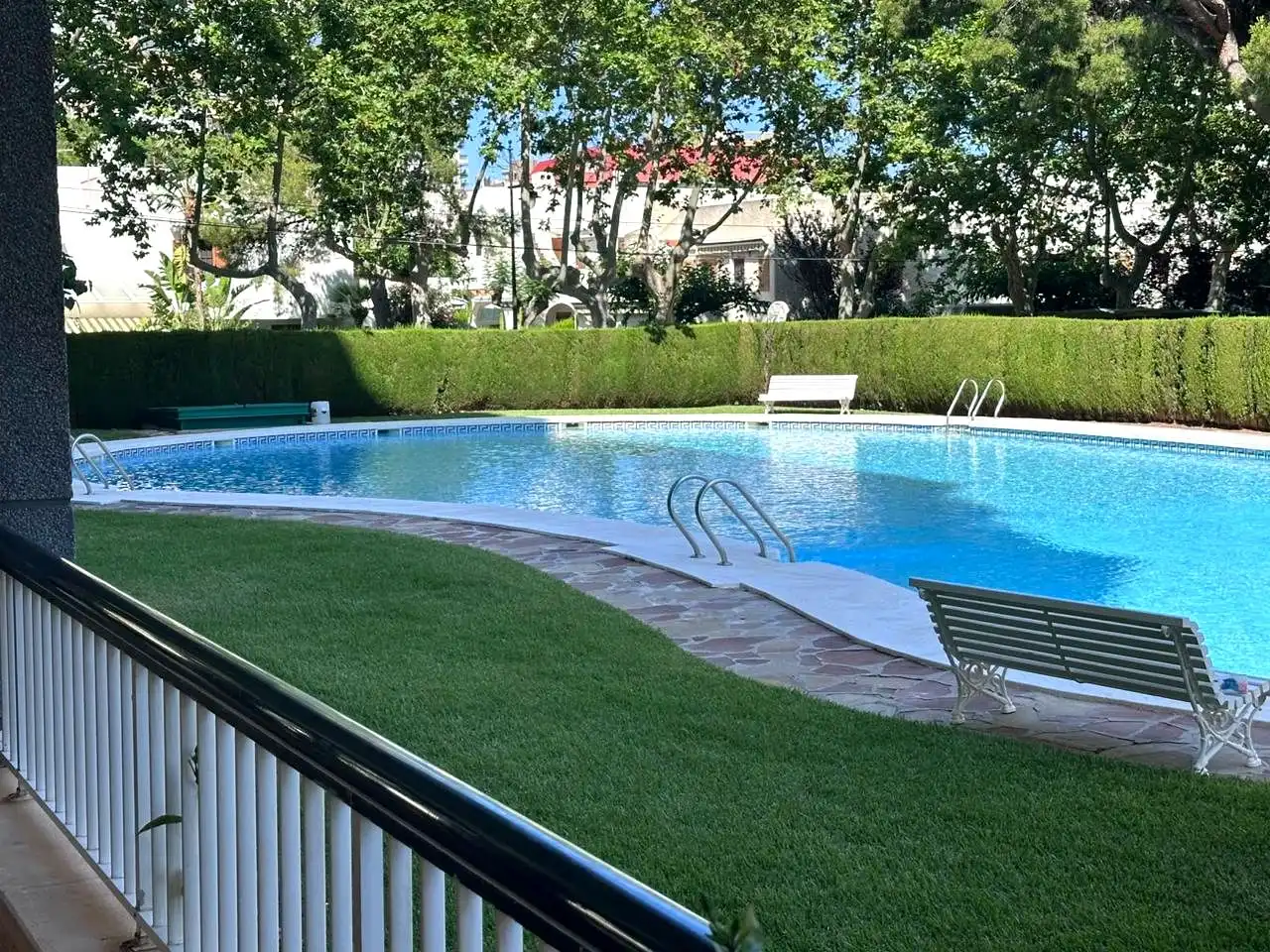 Schwimmbecken von Wohnung zur Miete in Benicasim / Benicàssim mit Klimaanlage, Terrasse und Möbliert