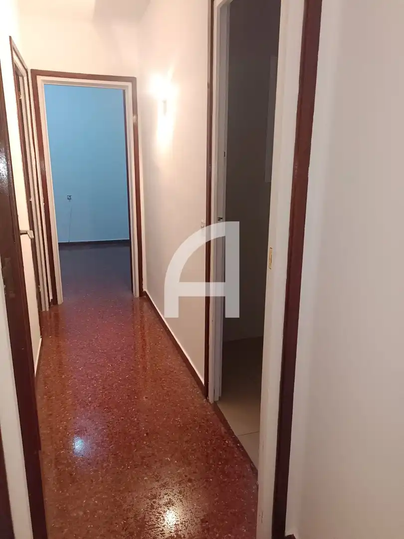 Flat for rent in Francesc Layret, Centre