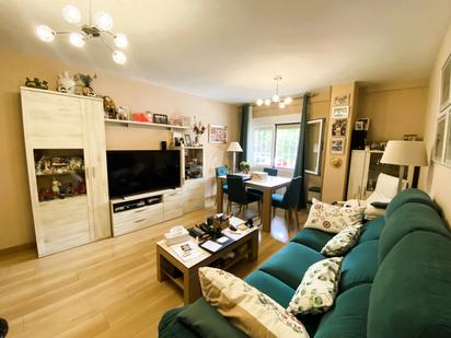 Living room of Flat for sale in Parla  with Air Conditioner and Heating