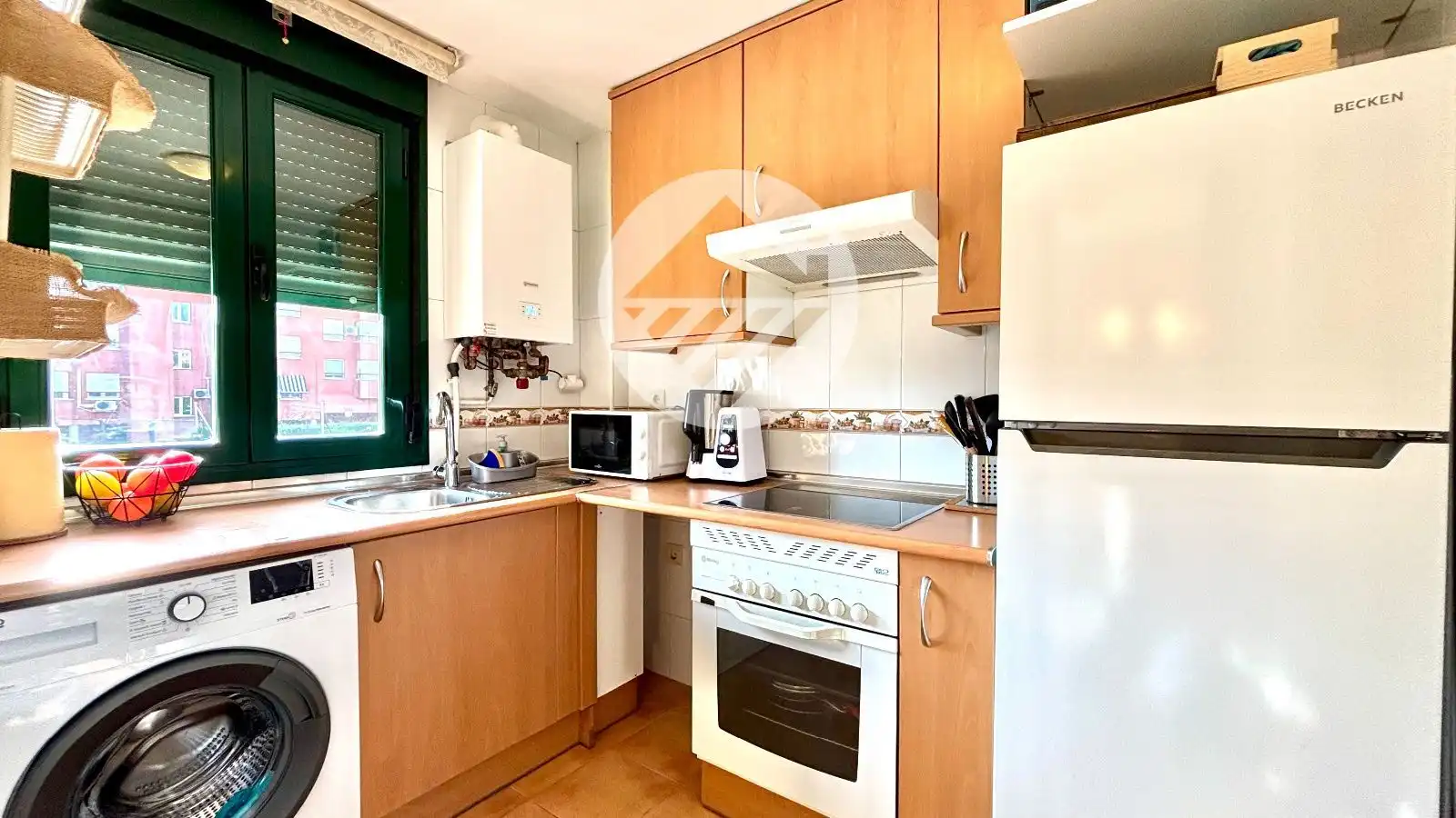 Cuina de Apartament de lloguer en Madrid amb Calefacció