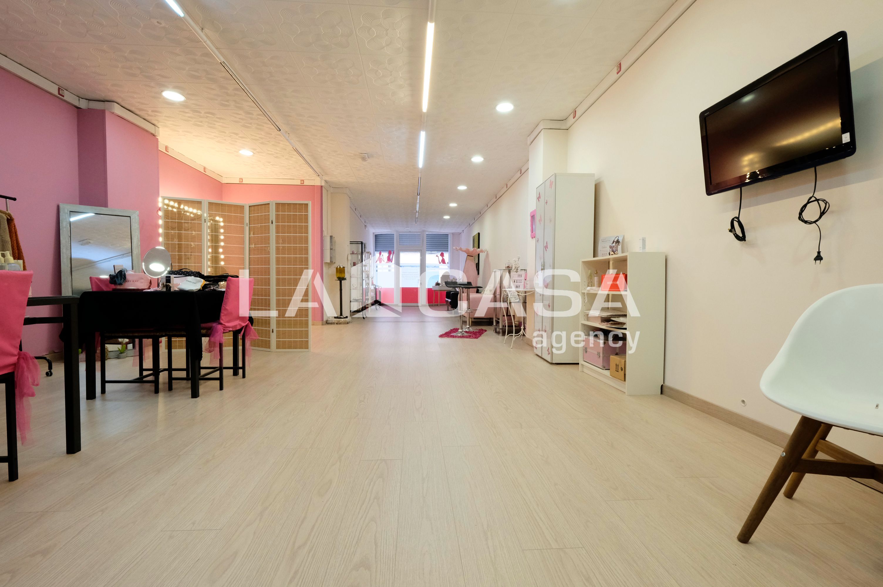 Premises for sale in  Barcelona Capital