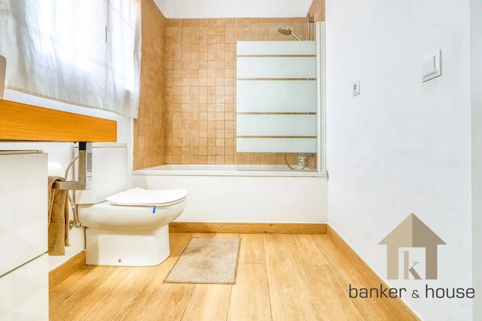 Baño de Casa adosada en venta en Cerdanyola del Vallès con Aire acondicionado, Jardín privado y Terraza