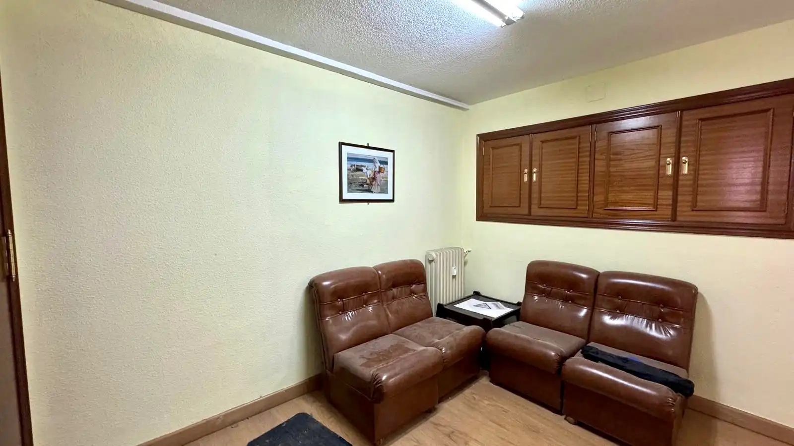 Büro zum Verkauf in Cáceres mit Klimaanlage und Heizung