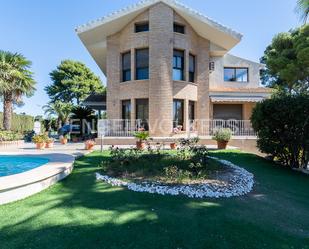 Vista exterior de Casa o xalet en venda en Torrent amb Aire condicionat, Calefacció i Jardí privat