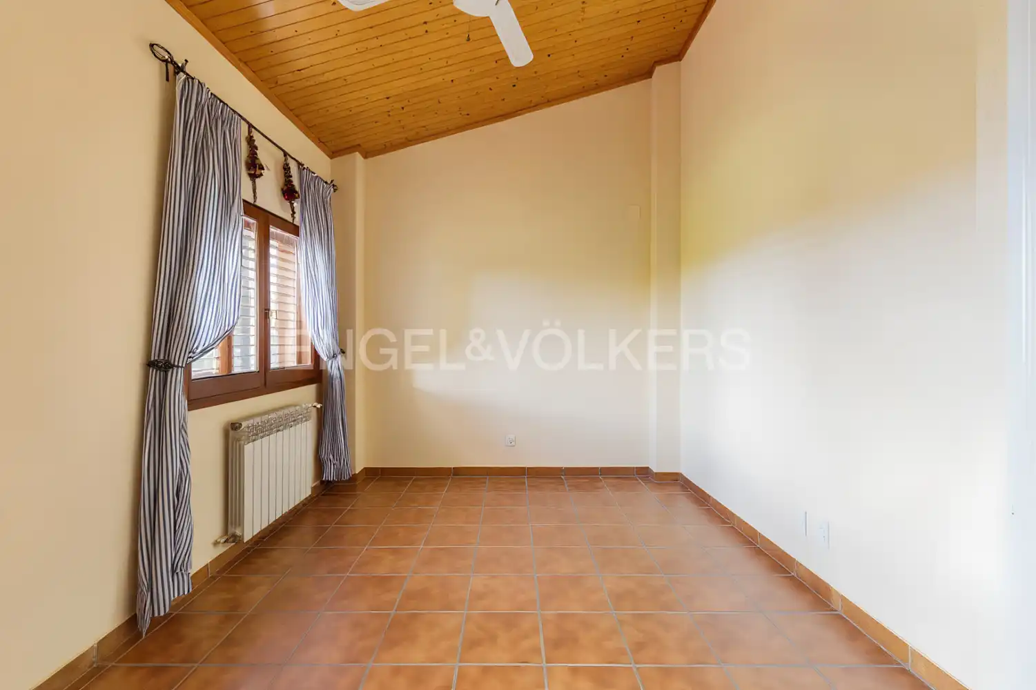Casa adosada en venta en Viver con Calefacción, Terraza y Amueblado