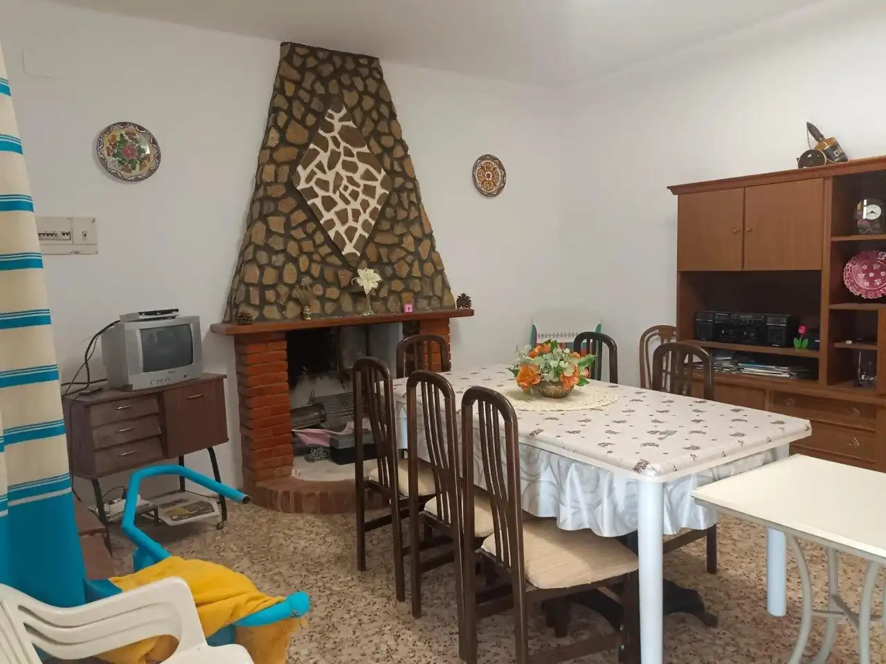 Menjador de Casa o xalet en venda en Chiva amb Calefacció, Jardí privat i Terrassa