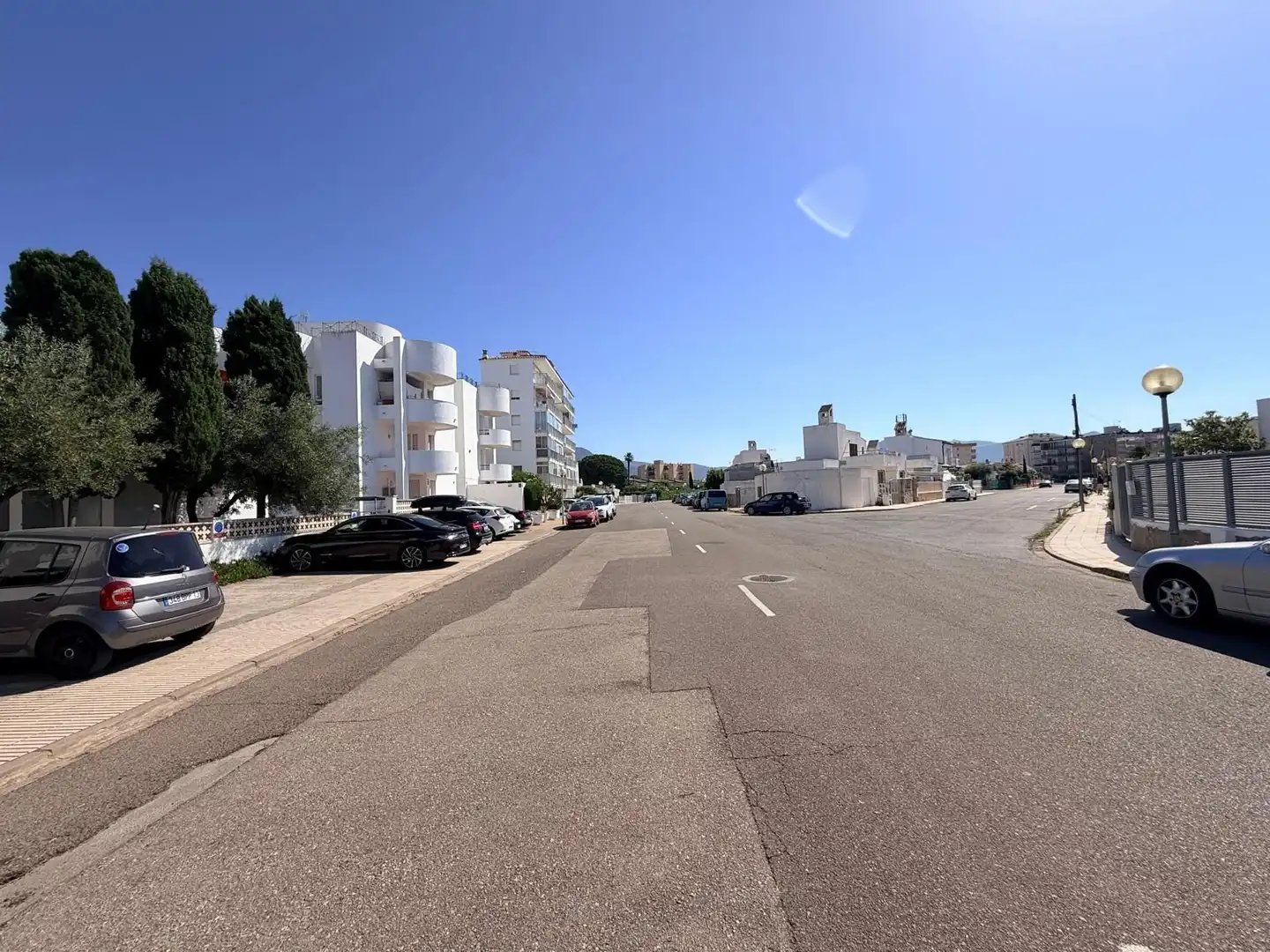 Vista exterior de Estudi en venda en Roses amb Calefacció, Terrassa i Moblat