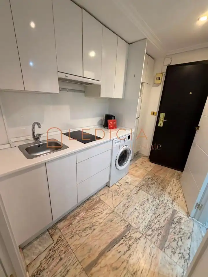 Cocina de Estudio de alquiler en Vigo  con Calefacción y Amueblado