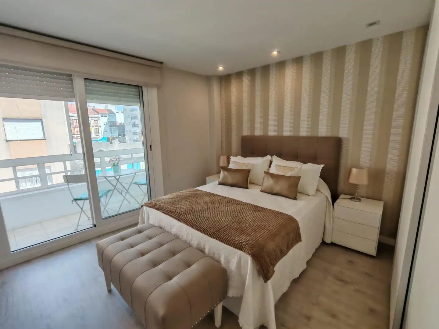 Bedroom of Flat for rent in Vigo   with Heating, Terrace and Storage room