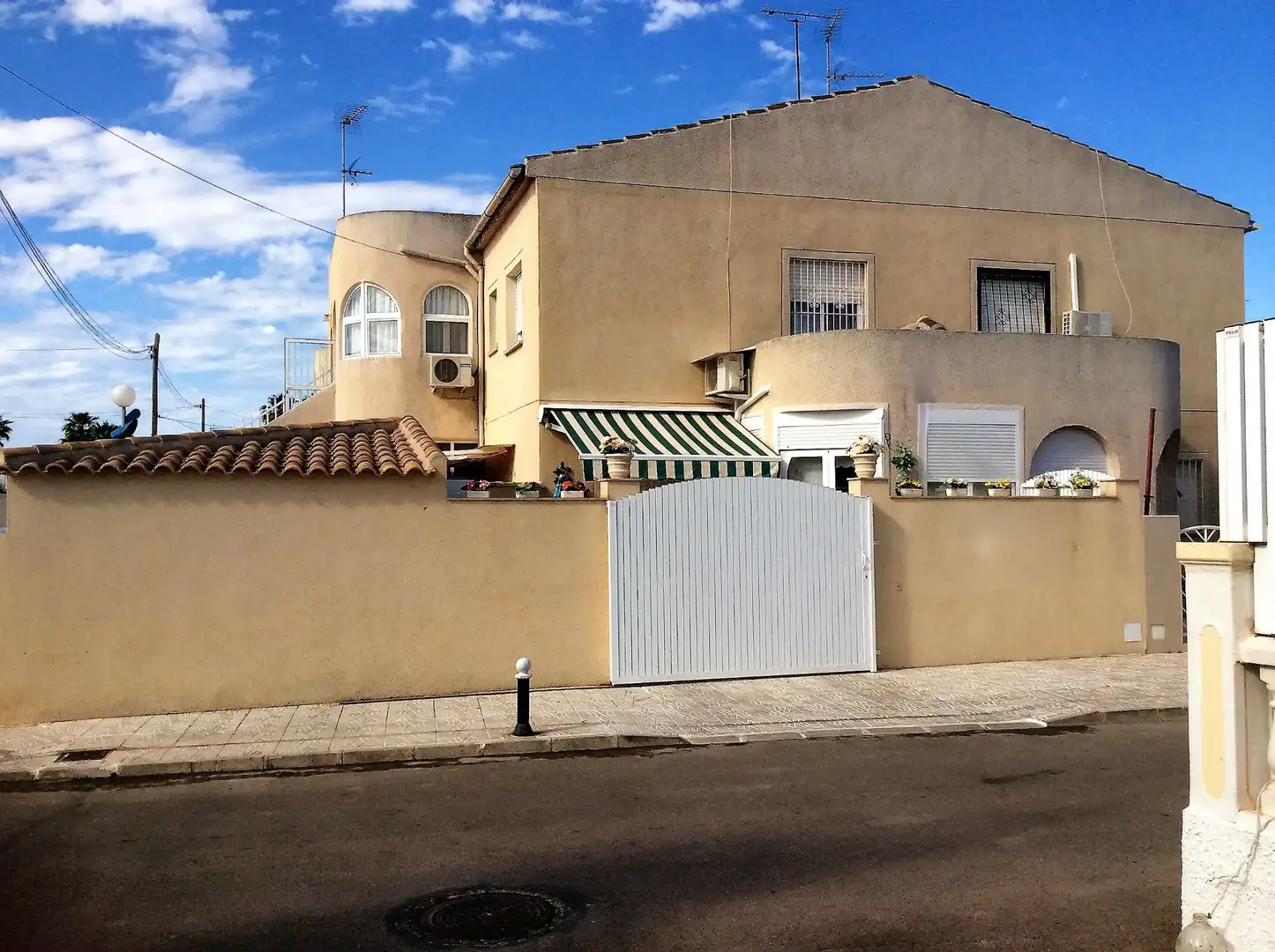 Vista exterior de Apartamento en venta en Los Alcázares con Aire acondicionado, Jardín privado y Amueblado