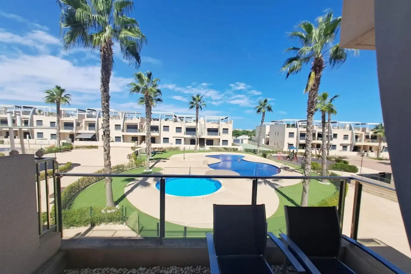Apartament amb piscina en venda a Avenida de Levante Mil Palmeras