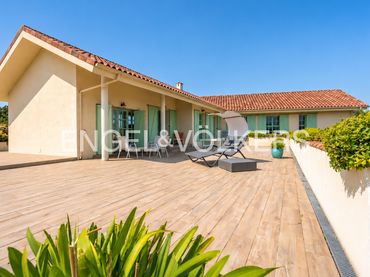Casa con giardino in vendita a Calle Pedro de Llabad