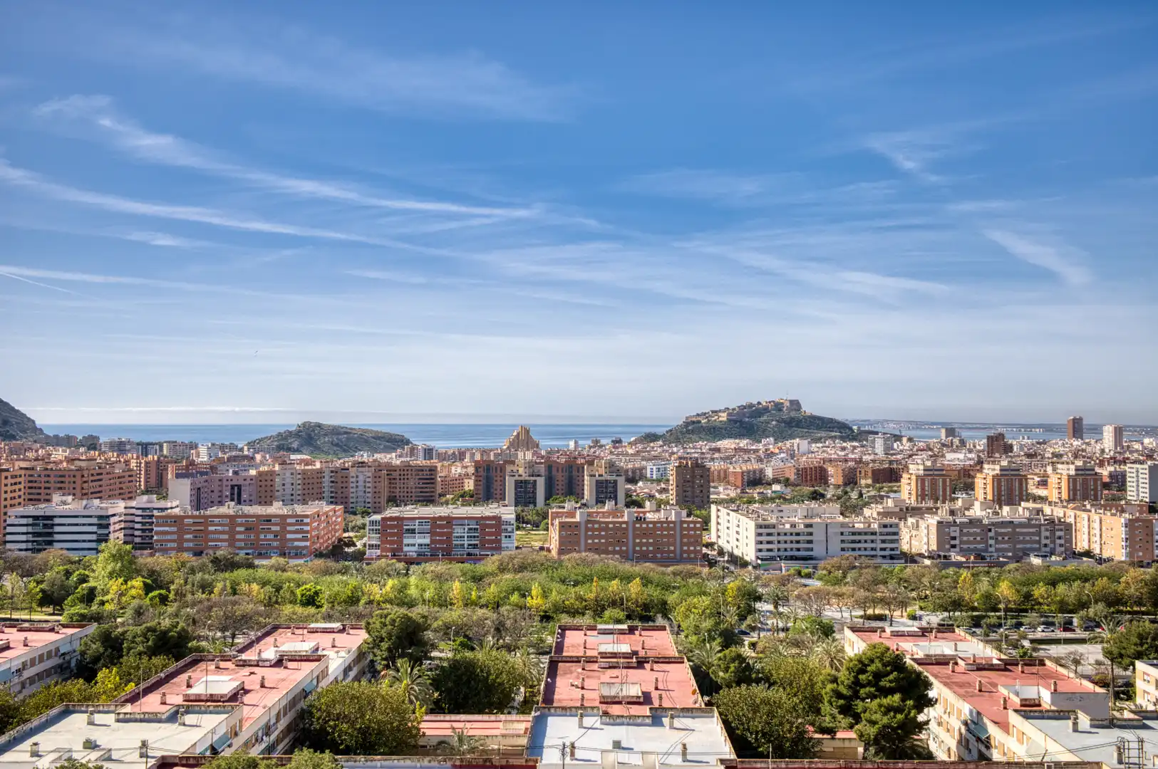 Vista exterior de Pis en venda en Alicante / Alacant amb Calefacció, Moblat i Forn