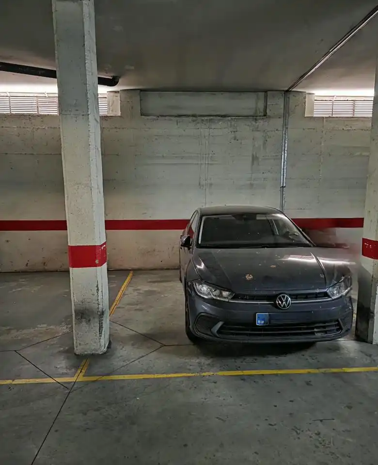 Parking de Piso en venta en Zaragoza con Aire acondicionado, Calefacción y Jardín privado