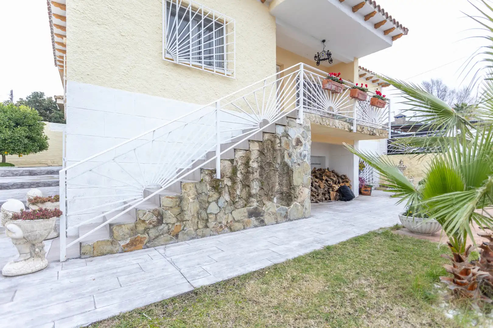 Vista exterior de Casa o chalet en venta en Casarrubios del Monte con Aire acondicionado, Calefacción y Jardín privado