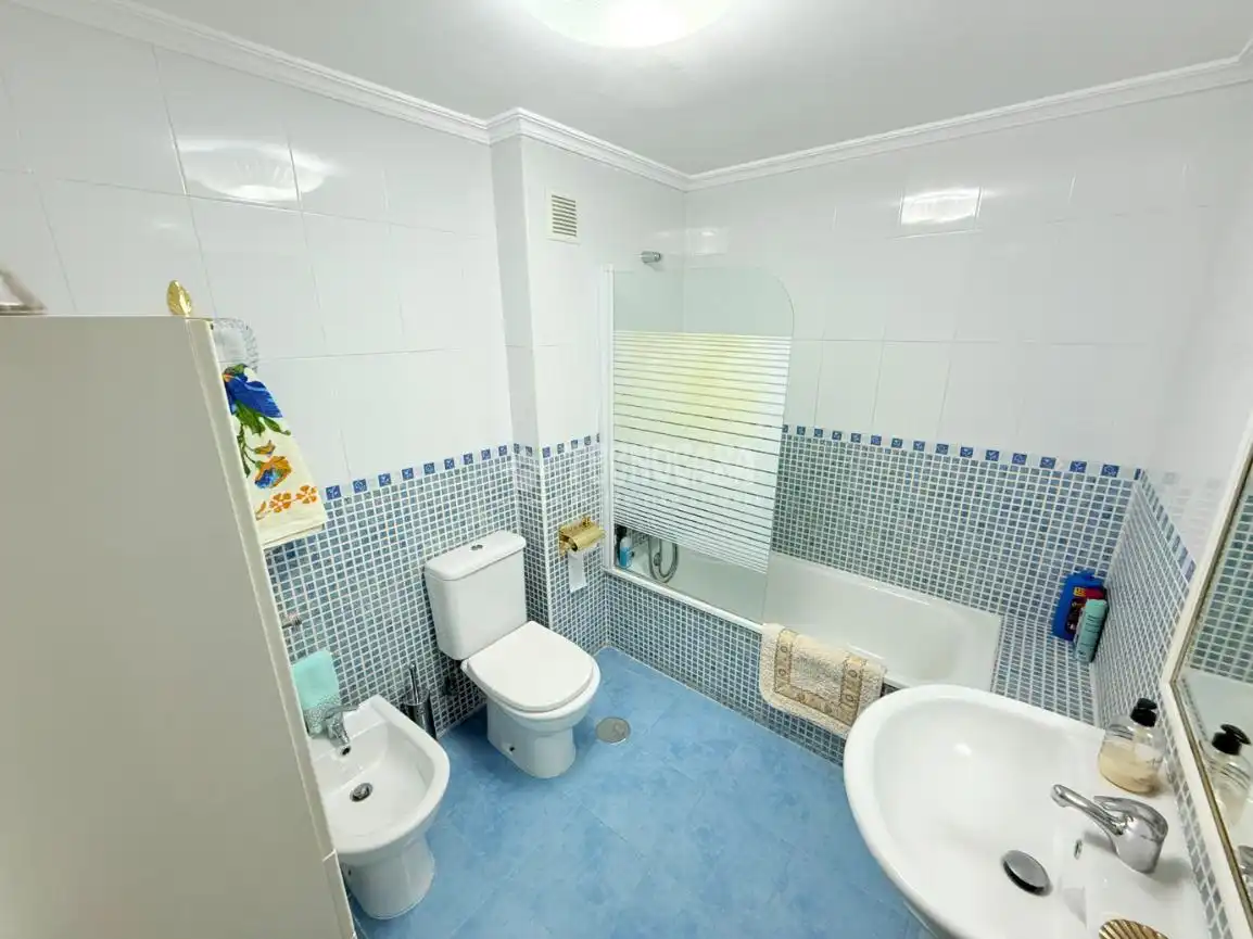 Baño de Piso en venta en Seseña con Calefacción, Terraza y Balcón