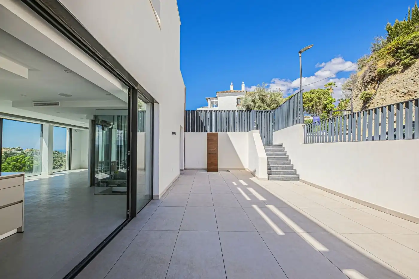 Terrassa de Casa o xalet en venda en Benahavís amb Aire condicionat, Jardí privat i Terrassa