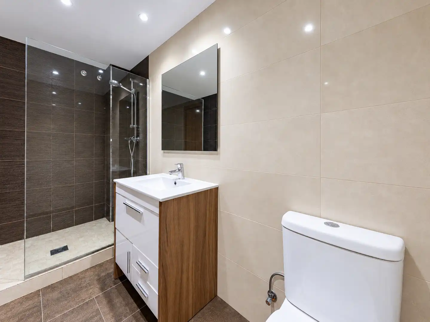 Adosado con terraza en venta en Gran Via de Lluís Companys, imagen 17