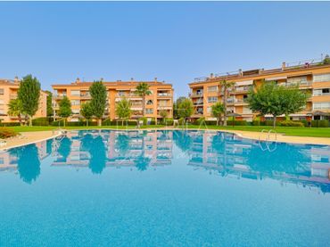 Apartament amb piscina en venda a Avenida Vall De Ribes 25