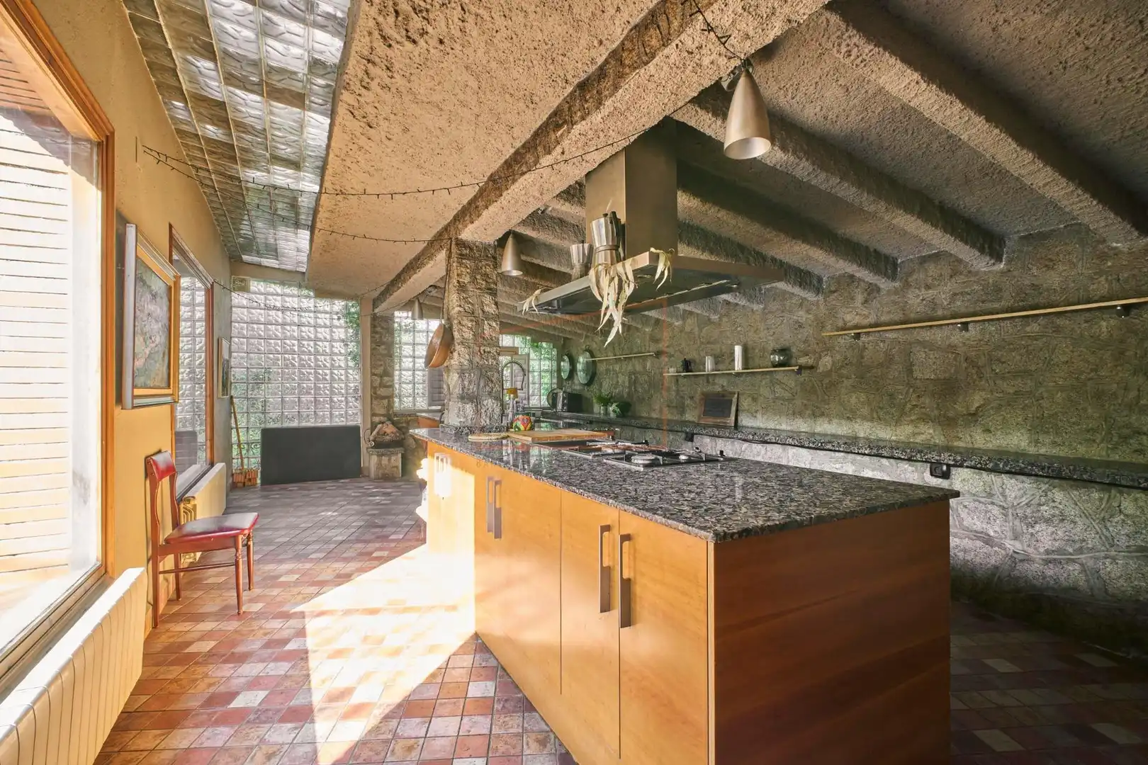Cuina de Finca rústica en venda en Madrid amb Jardí privat
