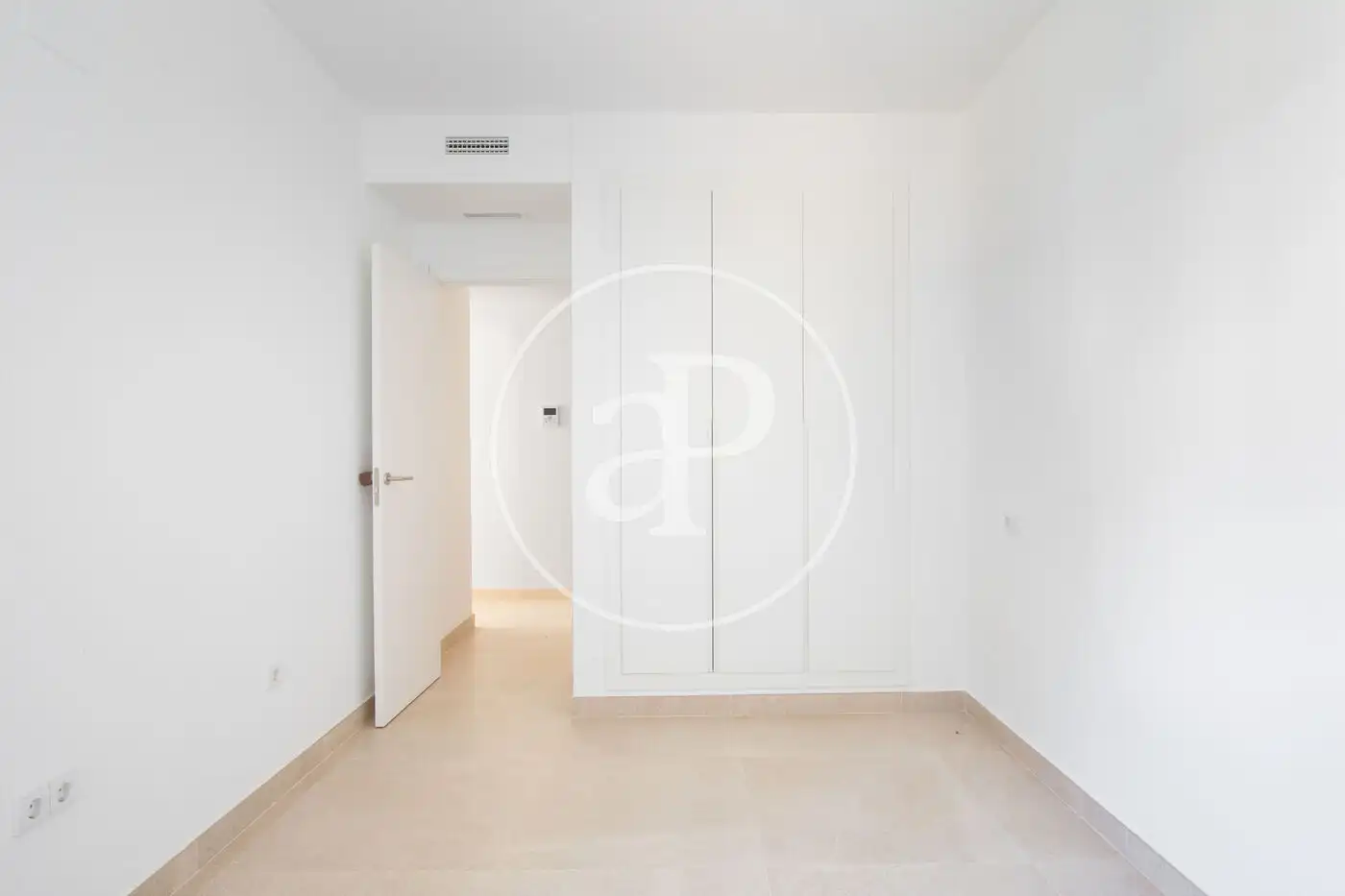 Habitación de Casa adosada en venta en Chiva con Aire acondicionado, Calefacción y Jardín privado