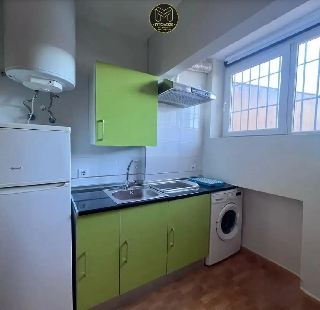 Cuina de Apartament en venda en Jaén amb Parquet i Balcó