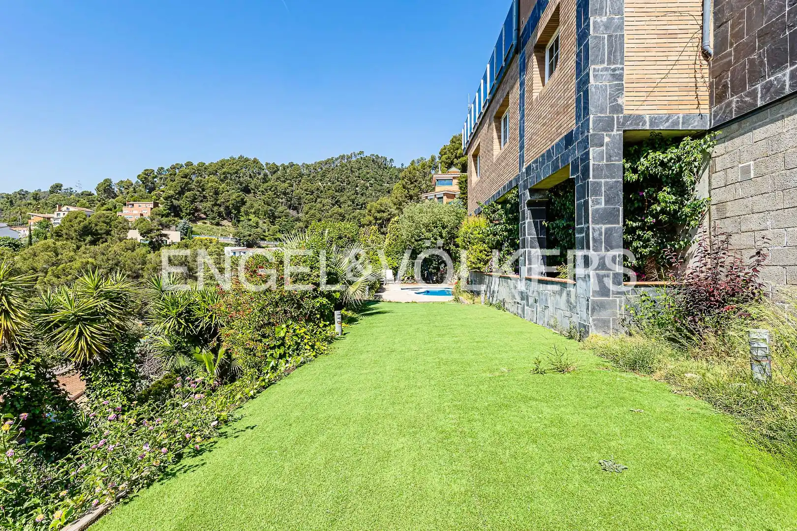 Haus oder Chalet zum Verkauf in Santa Coloma de Cervelló mit Klimaanlage, Heizung und Privatgarten