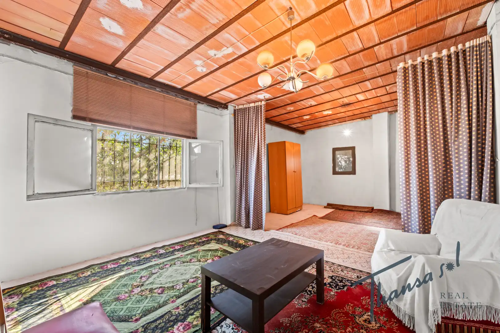 Sala d'estar de Casa adosada en venda en Alicante / Alacant amb Aire condicionat, Jardí privat i Terrassa