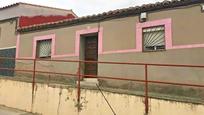 Exterior view of House or chalet for sale in Puertollano