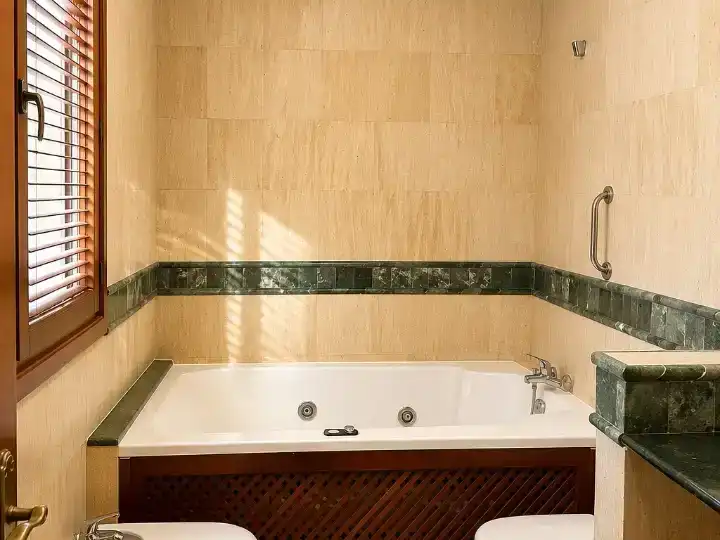 Bathroom of Flat for sale in Adeje  with Air Conditioner, Private garden and Storage room