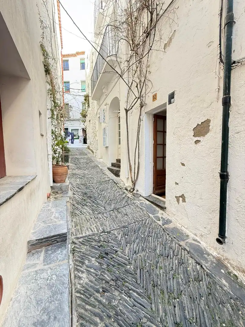 Vista exterior de Casa o xalet en venda en Cadaqués amb Terrassa i Balcó