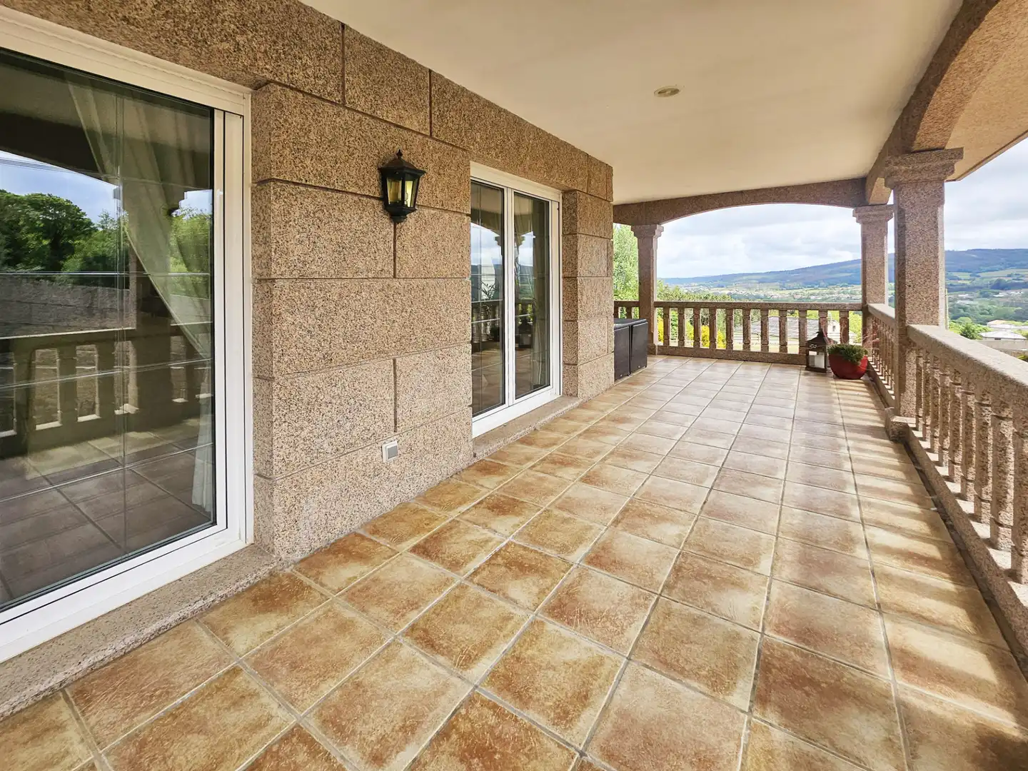 Terrassa de Casa o xalet en venda en Coristanco amb Calefacció, Jardí privat i Parquet