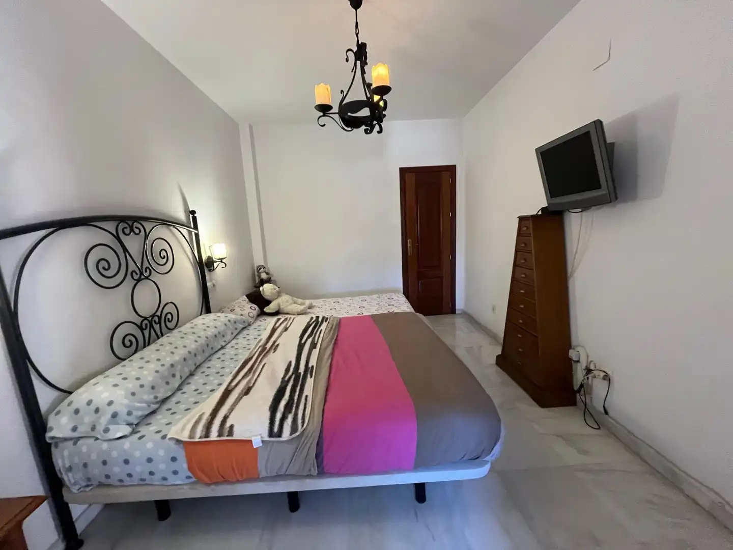 Dormitori de Casa adosada en venda en Huévar del Aljarafe amb Terrassa i Balcó
