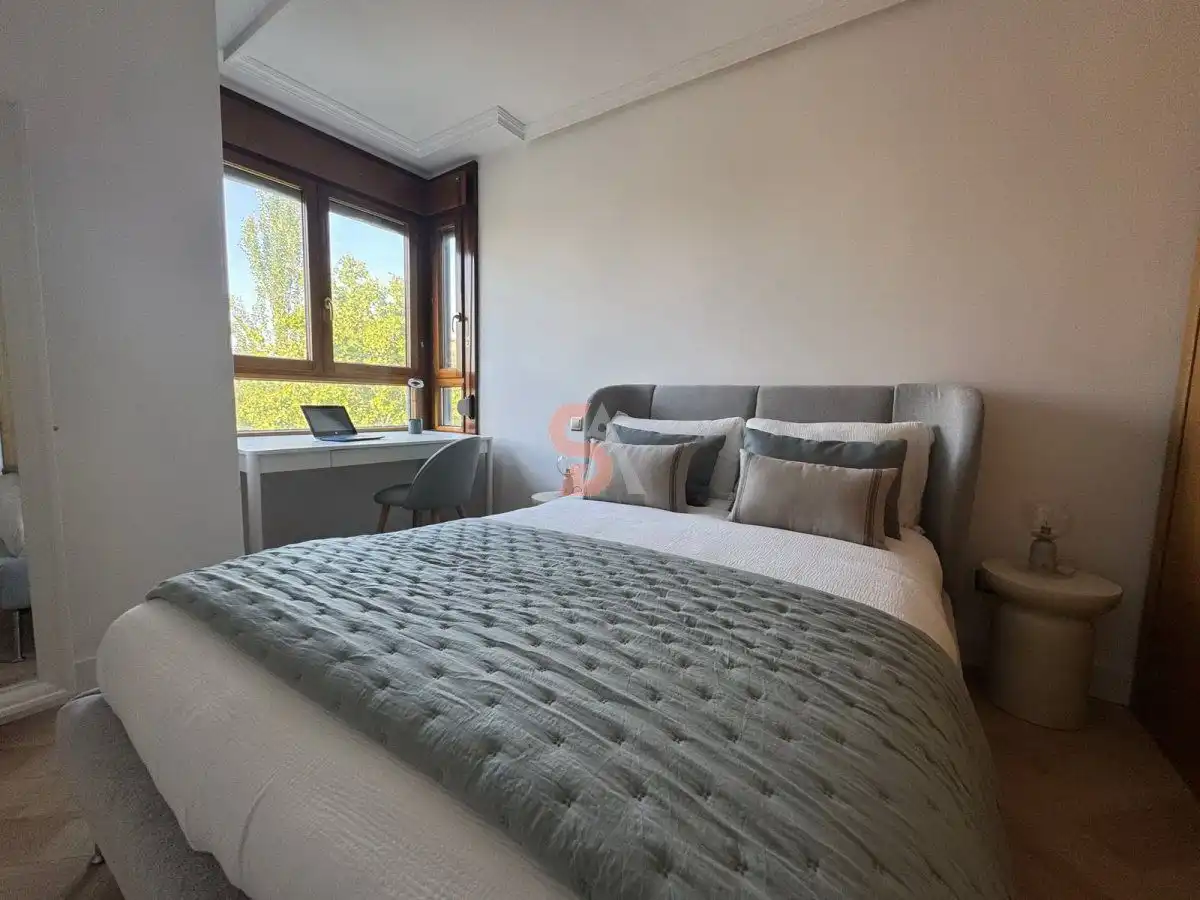 Schlafzimmer von Wohnung zur Miete in Valladolid mit Heizung, Möbliert und Gemeinschaftspool