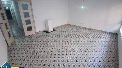 Apartamento reformado con terraza en Alicante, provincia de Alicante. 3 habitaciones | 111 m² | 1 kilómetro al mar