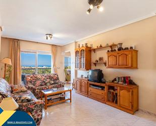 Sala d'estar de Àtic en venda en Torrevieja amb Calefacció, Terrassa i Moblat