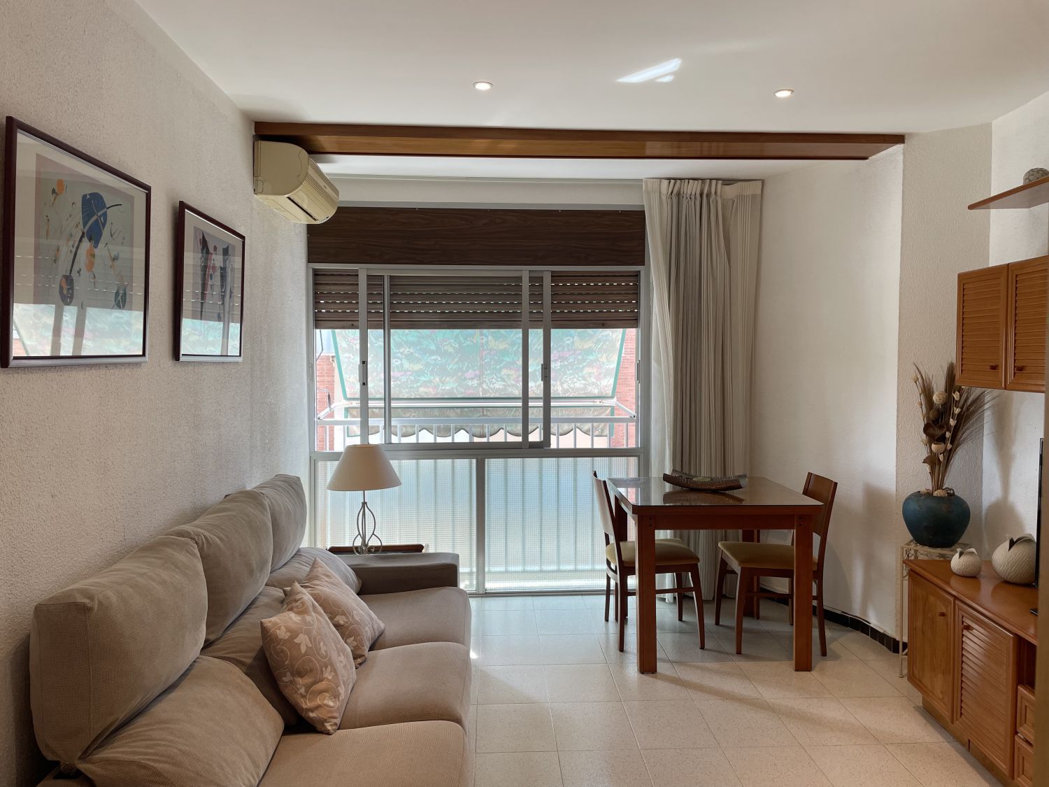 Living room of Flat for sale in Sant Joan Despí  with Air Conditioner and Balcony