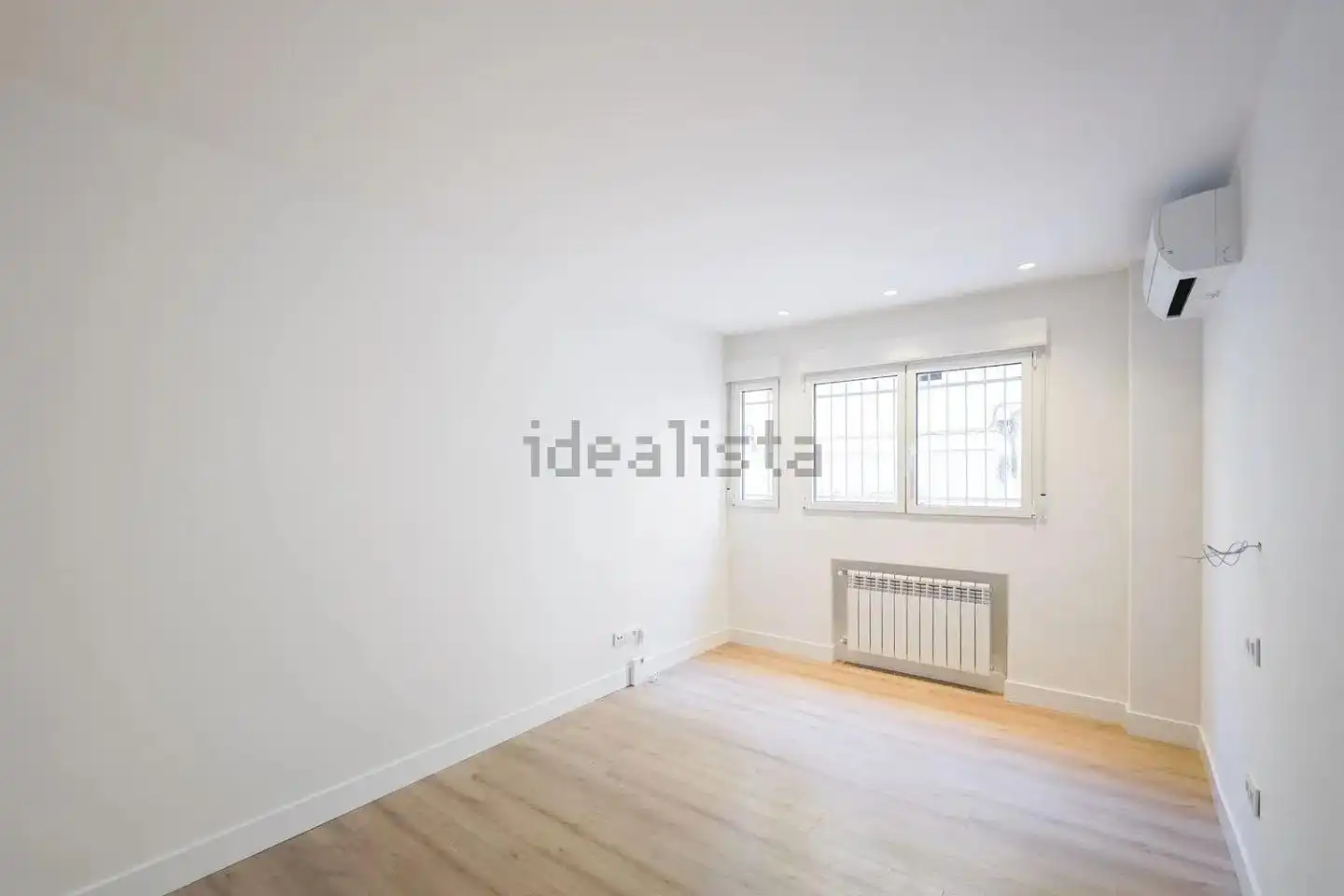 Habitación de Planta baja en venta en Madrid con Aire acondicionado y Terraza