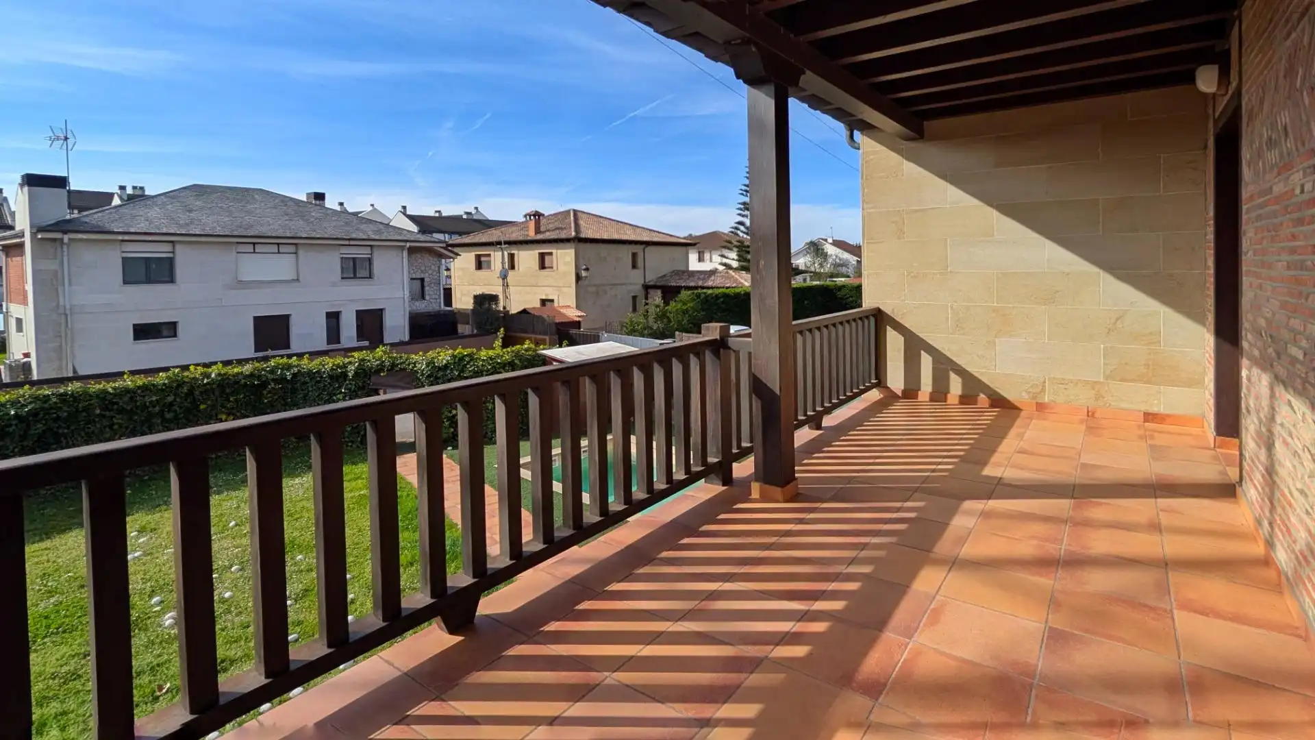 Terrassa de Casa o xalet en venda en Santander amb Calefacció, Jardí privat i Piscina