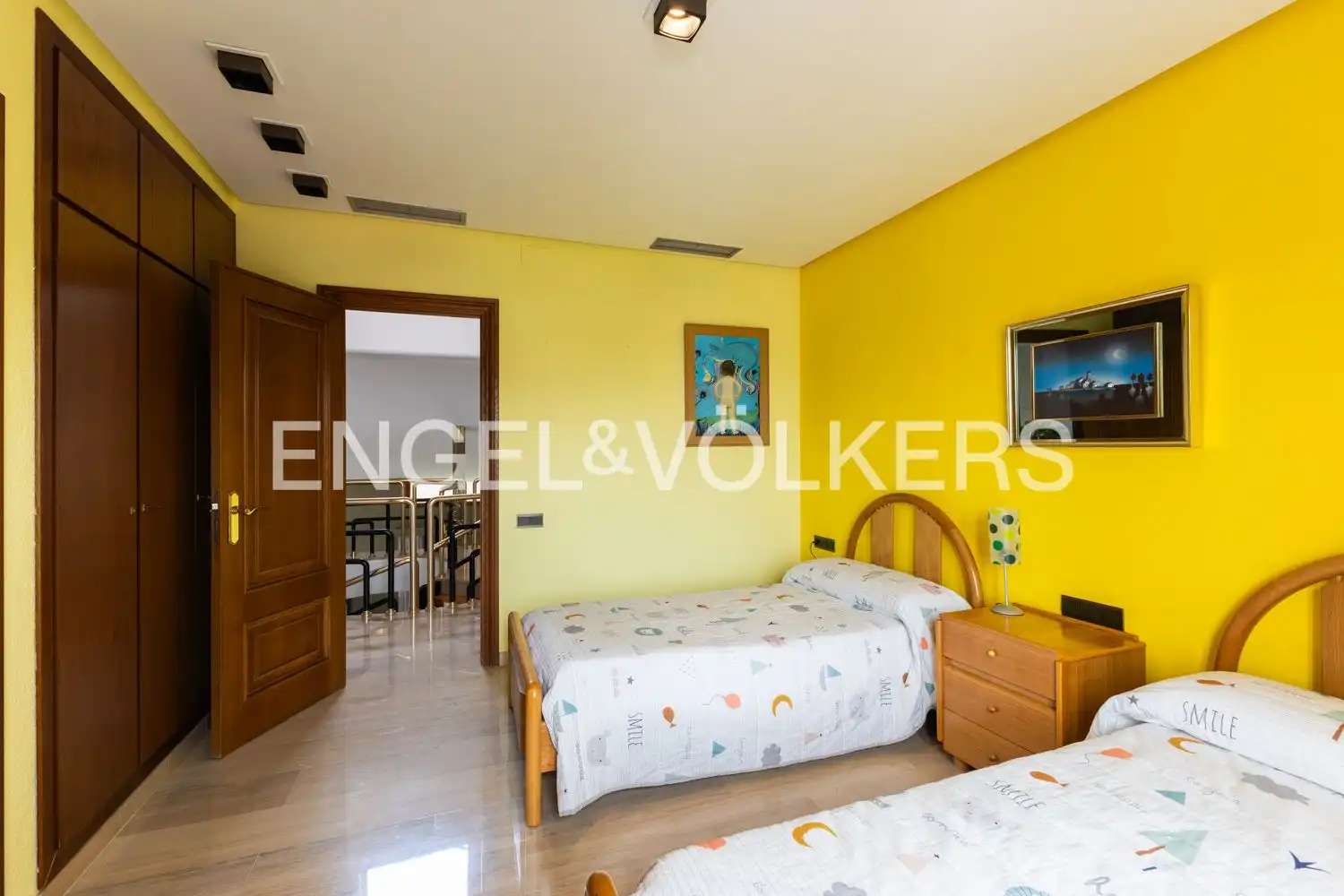 Habitación de Casa o chalet en venta en Chiva con Aire acondicionado, Calefacción y Jardín privado