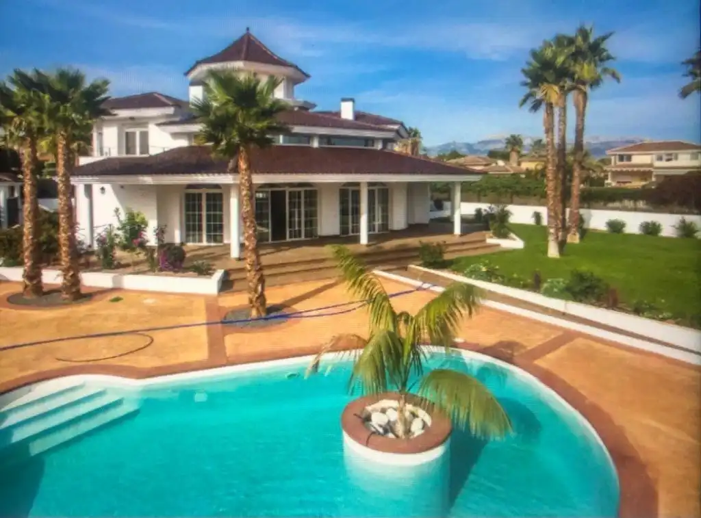 Casa o xalet en venda a Calle TENERIFE, Pueblo - Urbanizaciones