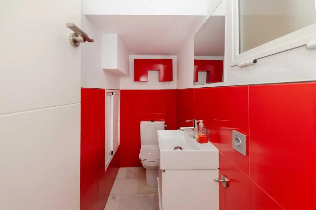Baño de Casa adosada en venta en Valencina de la Concepción con Aire acondicionado, Calefacción y Terraza